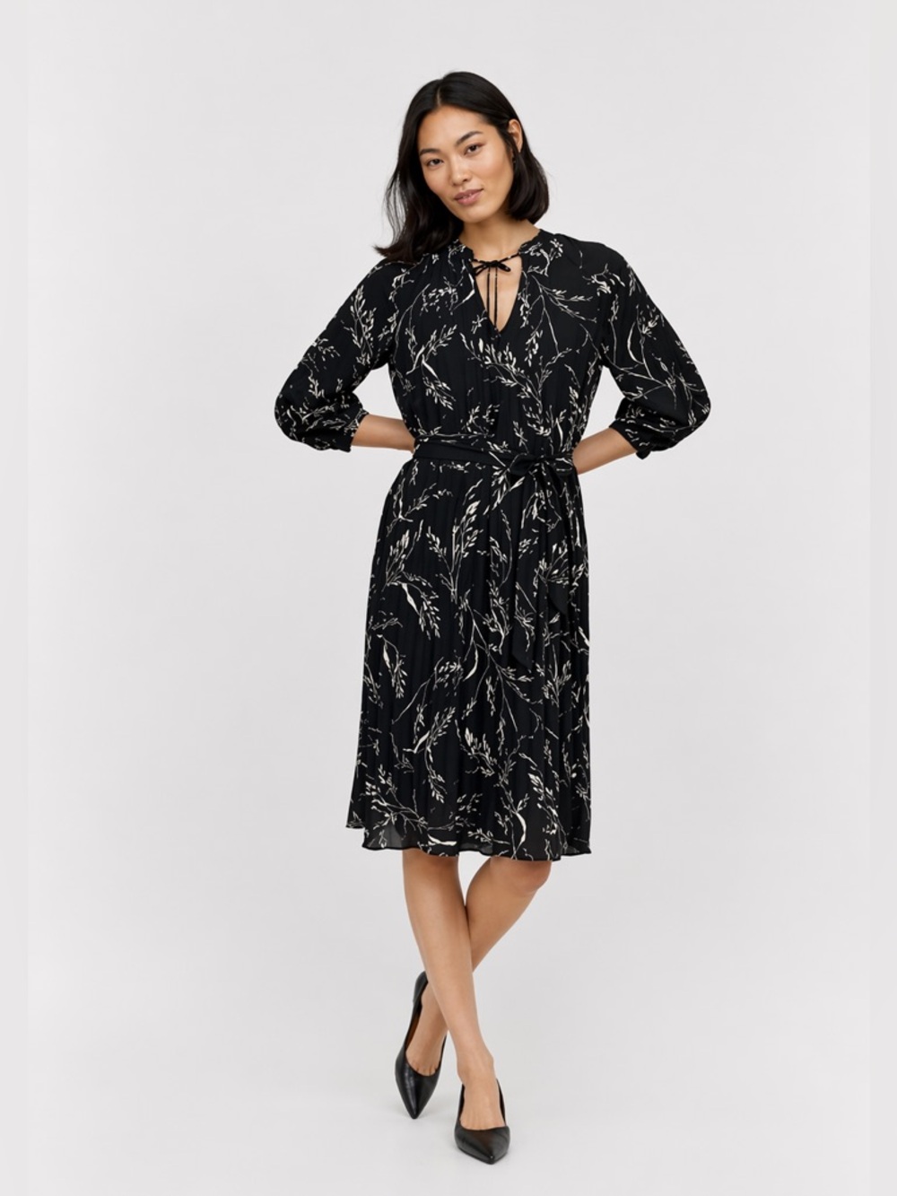 🇺🇸Firm Price🇺🇸H&M Pleated knee-length dress in air weave
